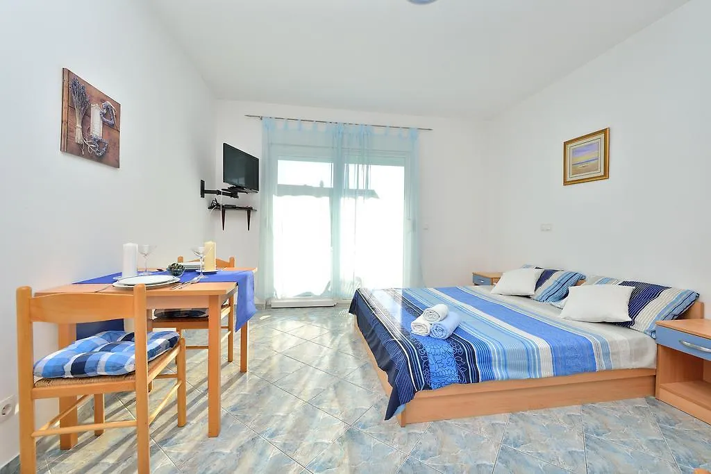 Sara Apartments Petrcane